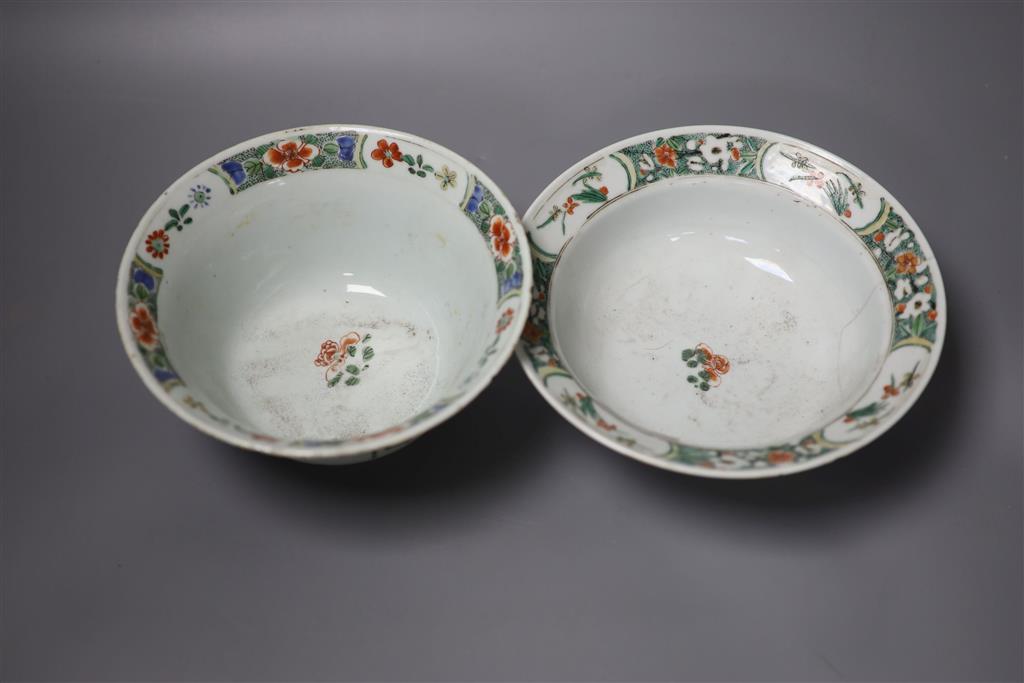 A pair of 18th century Chinese export famille rose bowls, Qianlong period, decorated with painted sprays and garlands of flowers,
